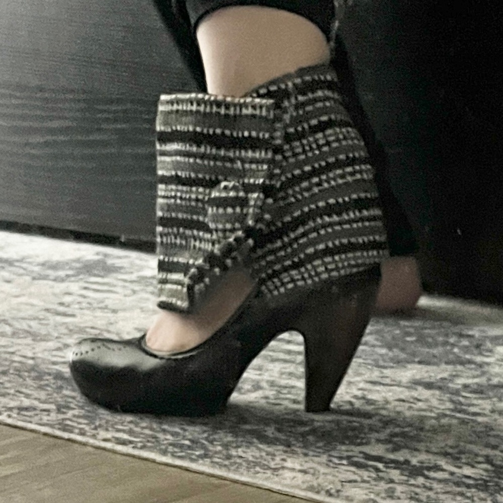 Irregular Choice Booty 2.5” Heel (size 9.5)